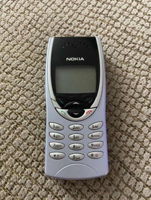NOKIA 8210 “novo”