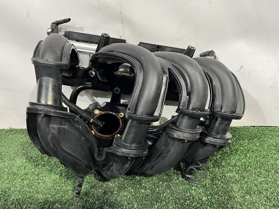 Впускний колектор,колєктор Форд фокус 2 1.6 бензин focus,c max,fiesta,