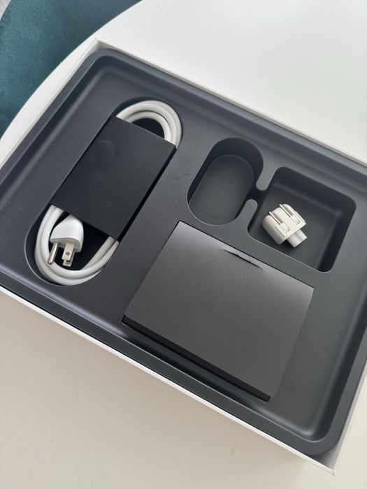 Кабель до Macbook та перехідник