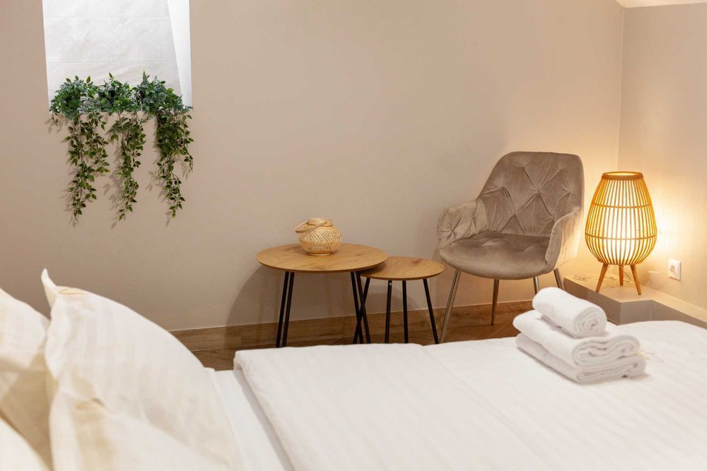 площа Св. Теодора 2/Оренда житла Подобово квартира з двома спальнями