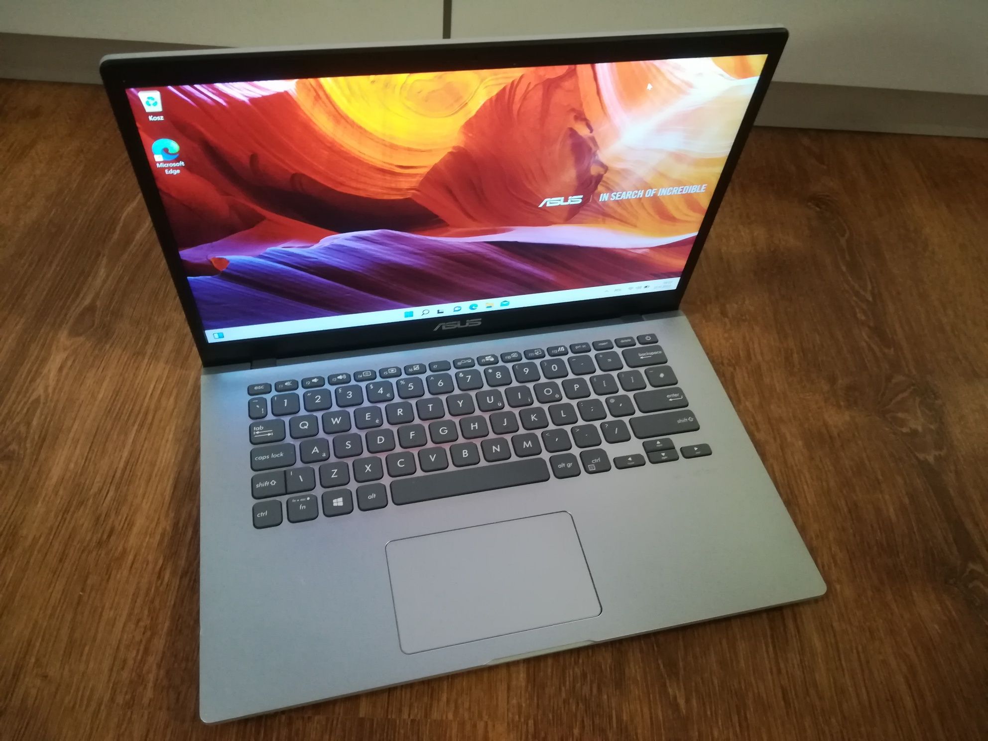 Laptop Asus vivobook a409ja, i5-1035g1,8GB, ssd 256GB,windows 11