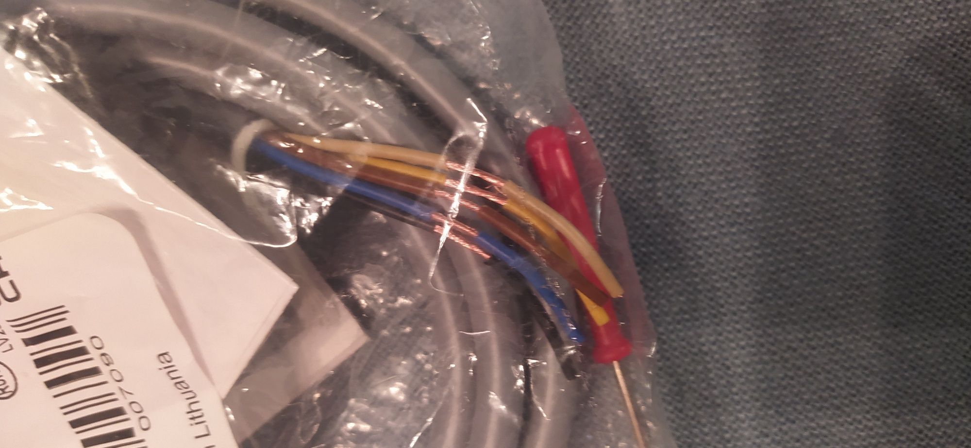 Czujnik zbliżeniowy pojemnościowy CARLO GAVAZZI model VC12RT23010M pas