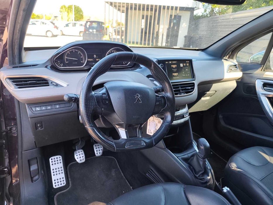 PEUGEOT 208 1.6HDI modelo XY