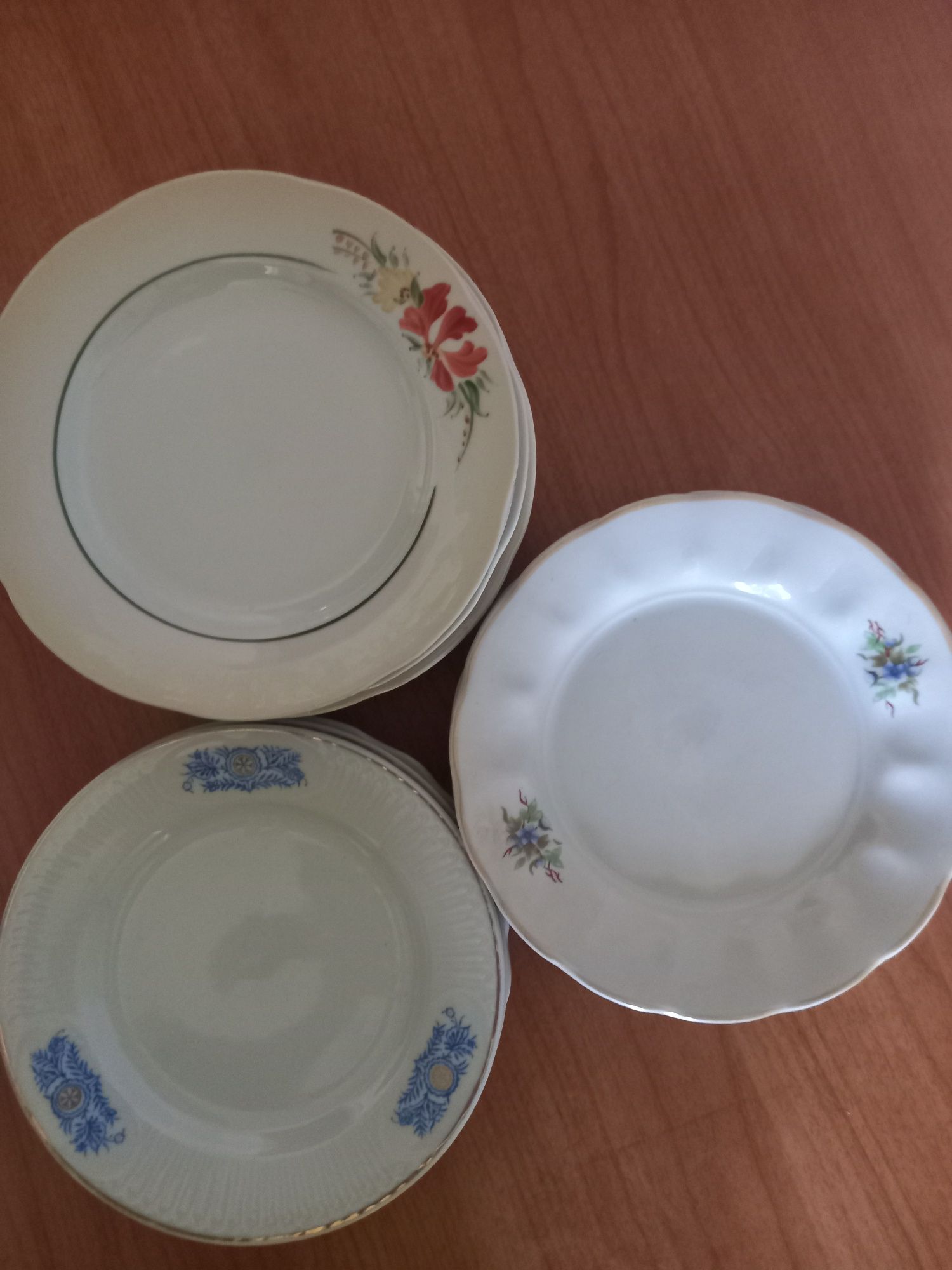 Продам красивые тарелки