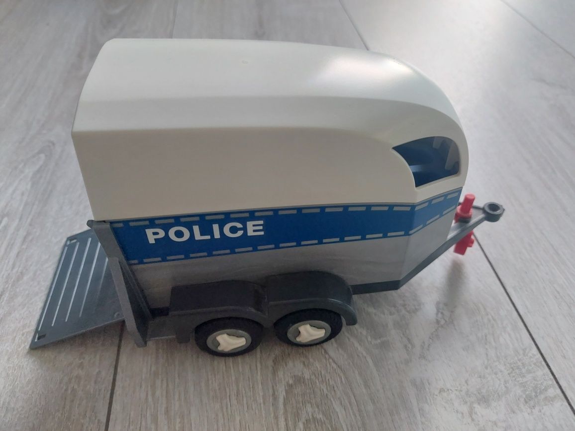 Przyczepka policyjna z koniem Playmobile policja