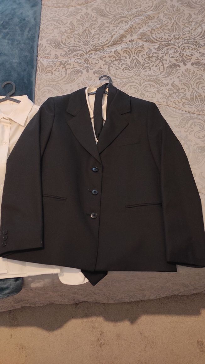 Traje académico do Porto, mulher