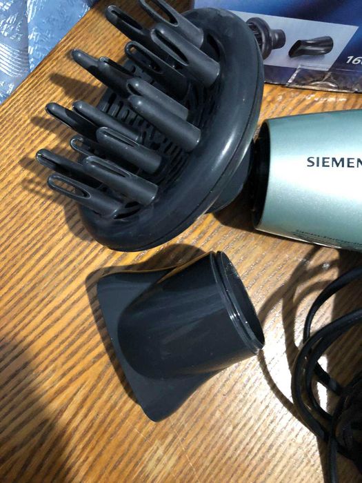 Фен SIEMENS для укладки волос.