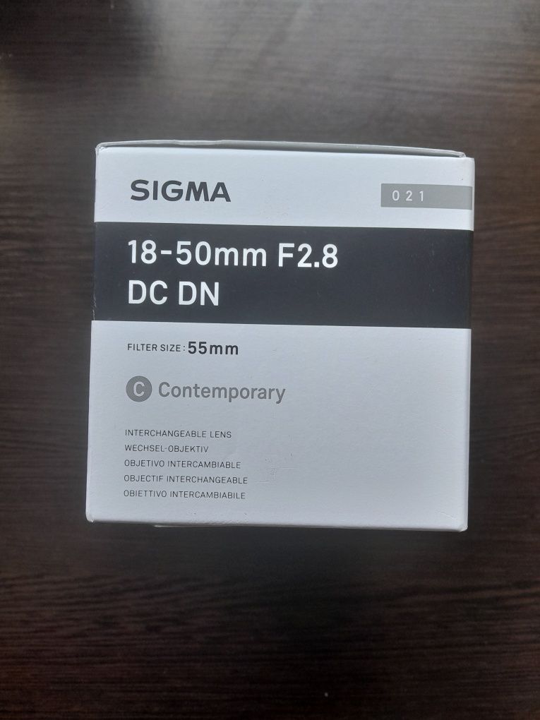 Універсальний об'єктив Sigma AF 18-50mm f/2,8 DC DN C