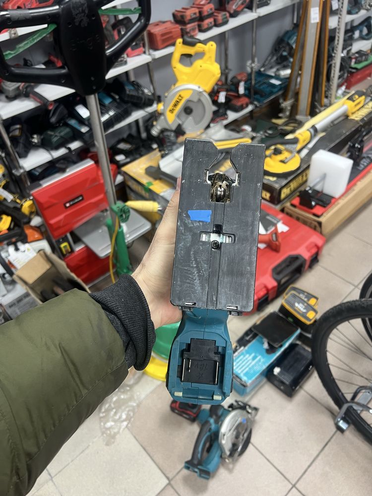 Makita DJV 181 безщітковий акумуляторний лобзик