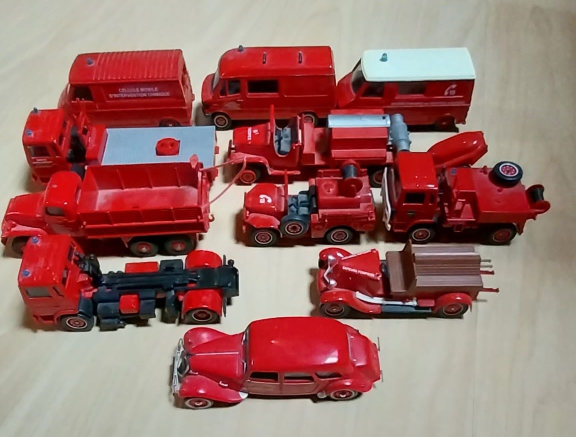Lote de 12 miniaturas de carros de Bombeiros da Solido