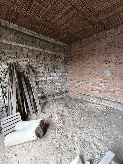 Продам будинок у Люботині