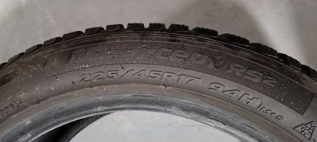 Komplet opon Hankook Winter i*cept RS2 225/45 R17 94H DOT 2721