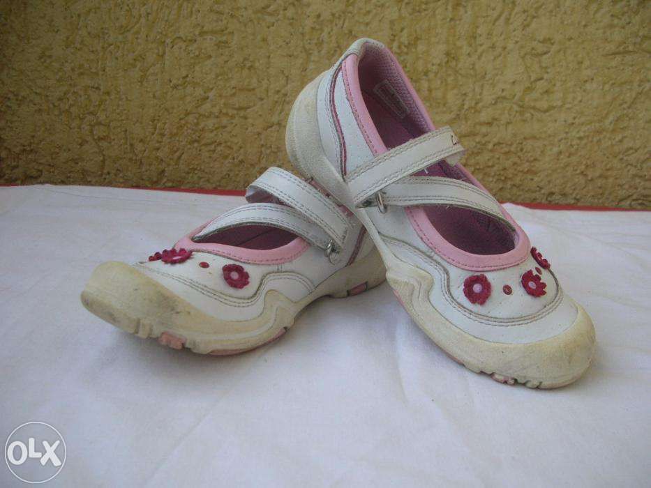 Półbuty dziewczęce Clarks Active Air rozmiar 9,5 F, dł wkładki 17,5 cm