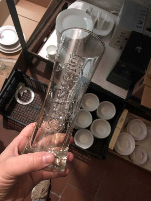 Продаж посуд, є багато позицій та кільксть