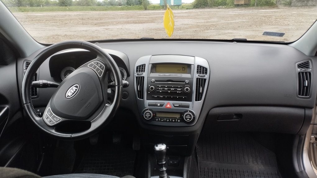 Kia Cee'd 1.4 Benzyna z 2009r klimatyzacja