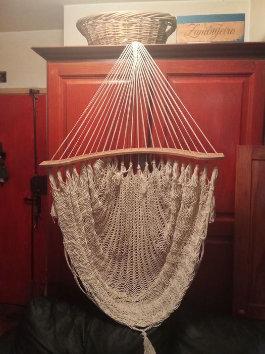 Cadeira para pendurar. Em ótimo estado