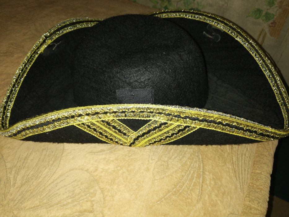 шляпы новогодние, пирата ,котелок чёрный, чёрная с паетками