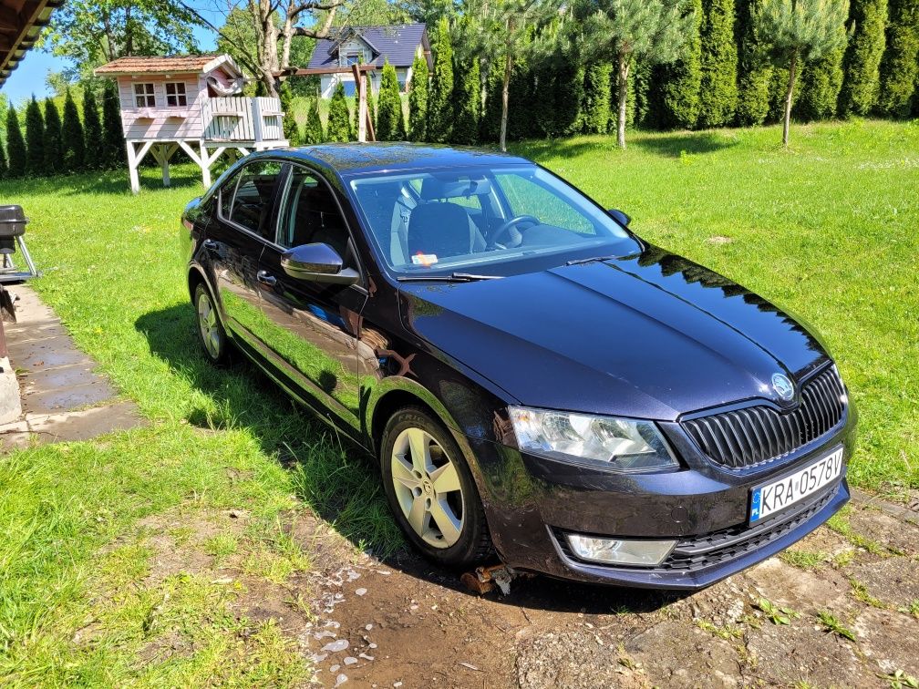 Rezerwacja Skoda Octavia 1.2 benzyna sedan  uszkodzony f VAT 23%