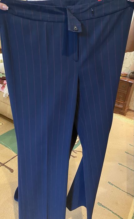 Трендовый костюм с ручной вышивкой