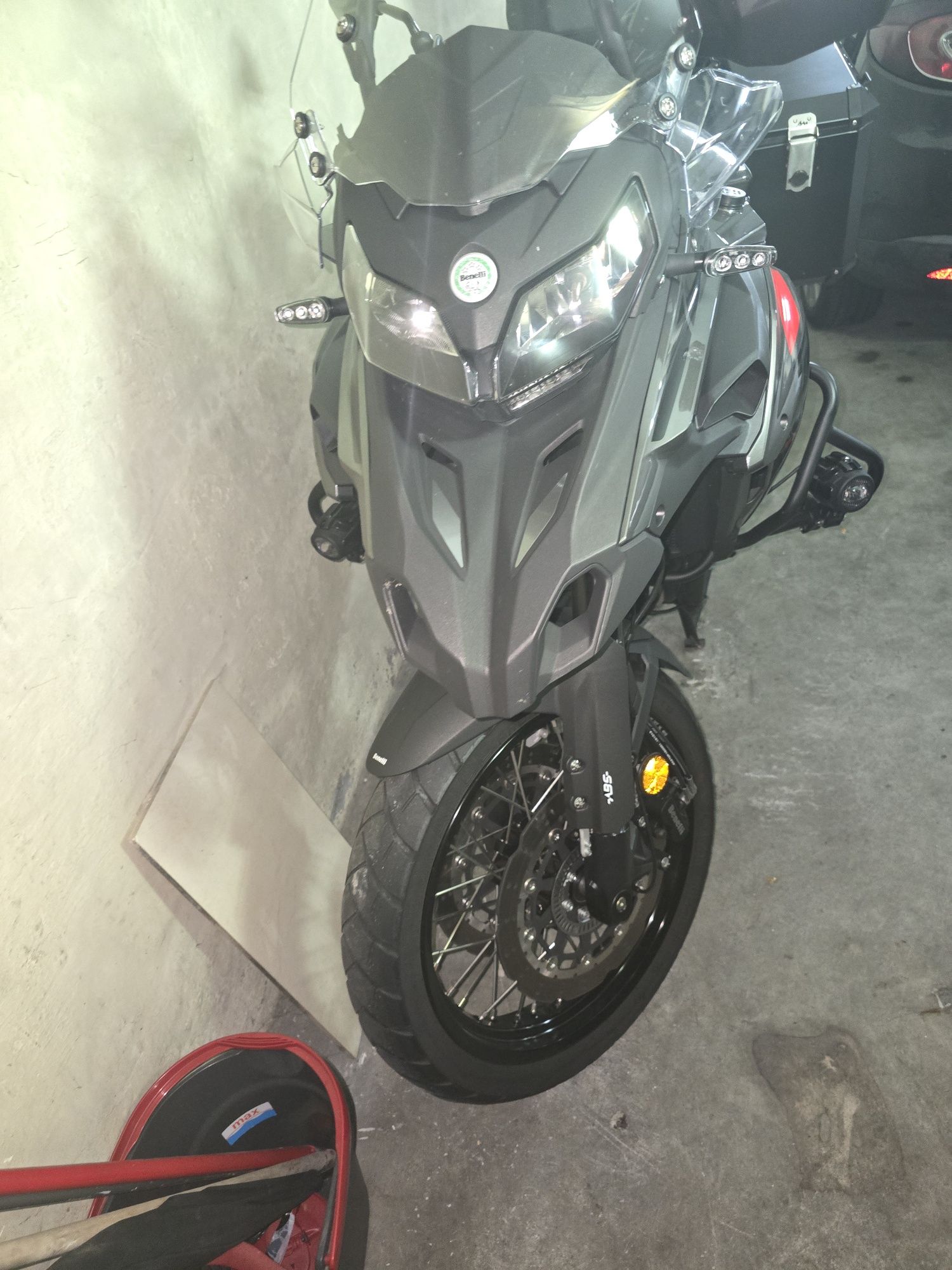 Mota benelli muito mas muito nova