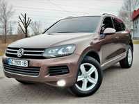 Продам VOLKSWAGEN Touareg Официальная  3.0 Dizel