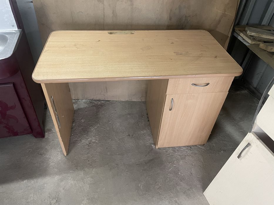 Стіл письмовий б/у