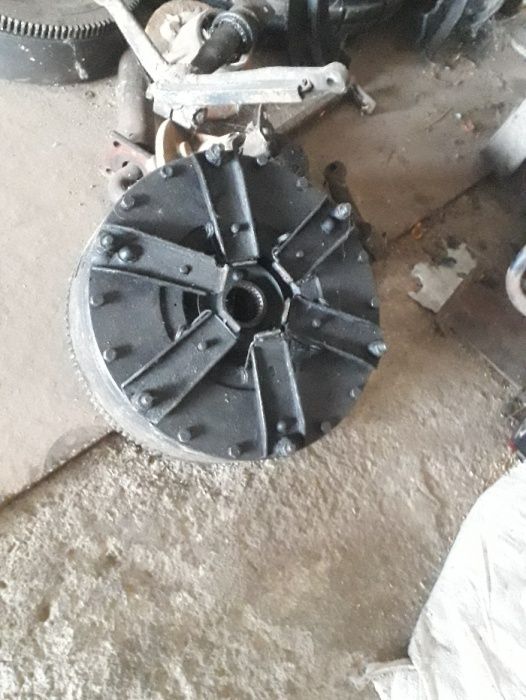 kolo zamachowe lub  docisk sprzegla ursus c360 c355 c4011 oraz czesci