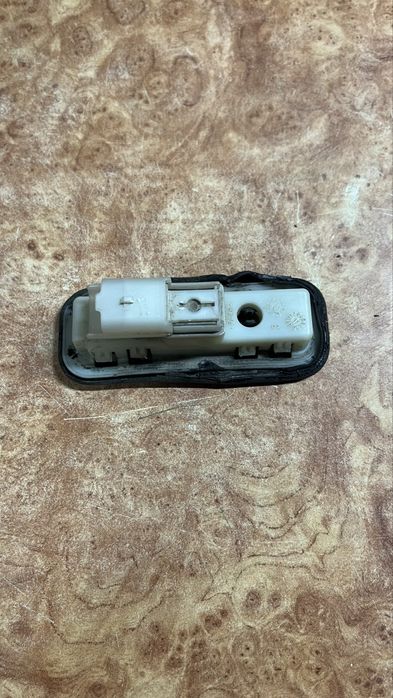 Кнопка відкриття багажника  Peugeot 3008 2009-2016