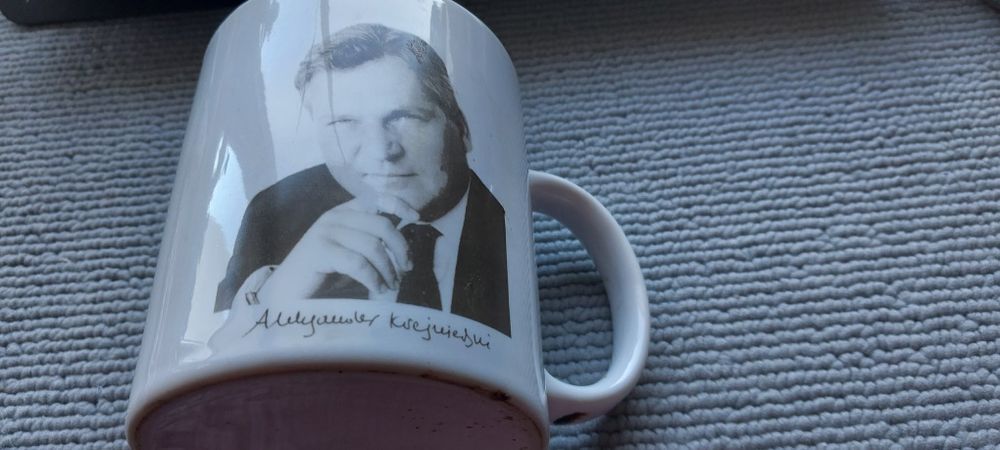 Kubek z pierwszej kampanii  prezydenckiej A. Kwaśniewskiego.