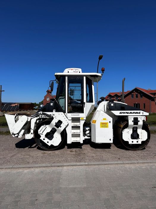 Dynapac CC232HF  Rozsypywacz grysy / klima / nóż do pobocza