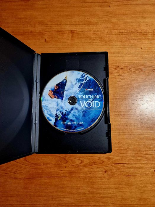 TOUCHING THE VOID - Uma História de Sobrevivência (Kevin MacDonald)