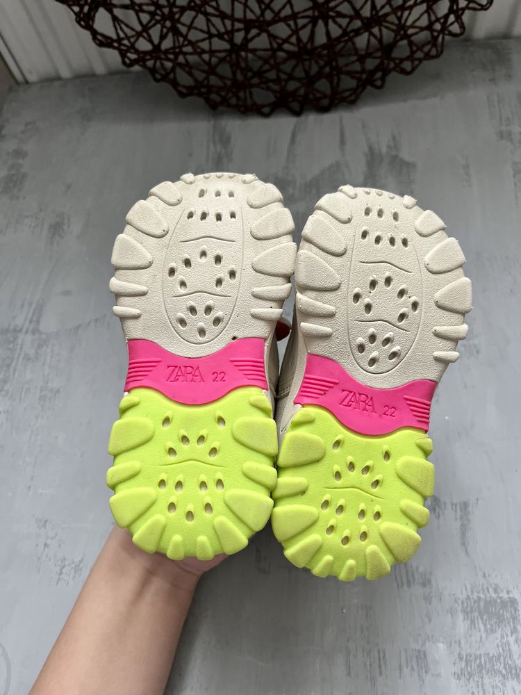 Zara дитячі кросівки 22 розмір(13,5) детские кросовки