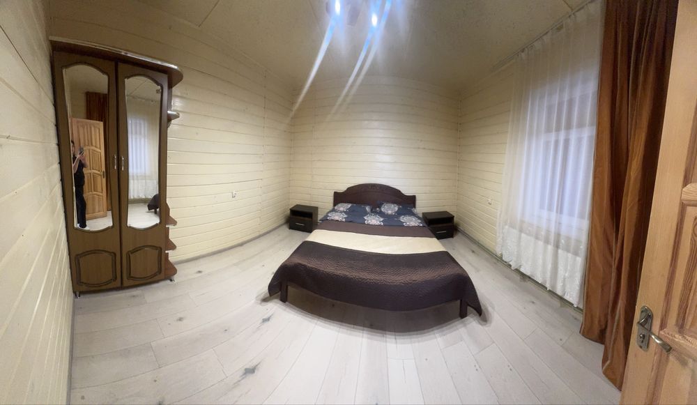 Славсько у центрі будинок! Без власників!Чан !Подова оренда житла!