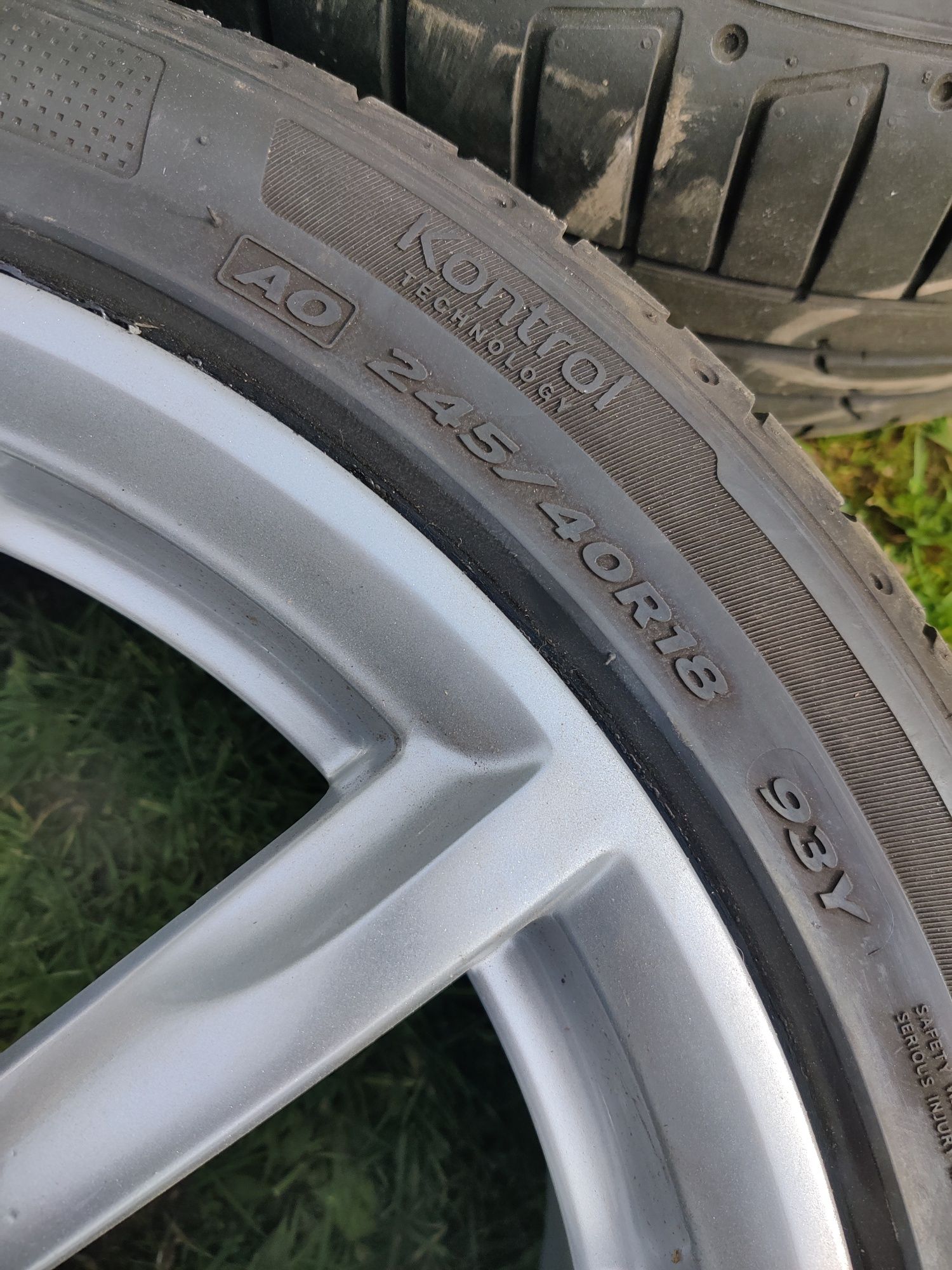 Alufelgi Audi 8Jx18H2, opony 245/40 R18