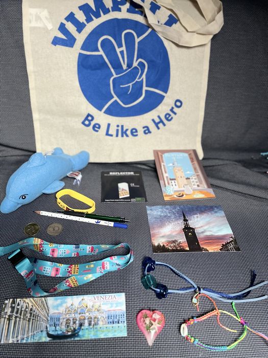 Pamiątki z podróży (15 sztuk) i mały upominek / niespodzianka gratis