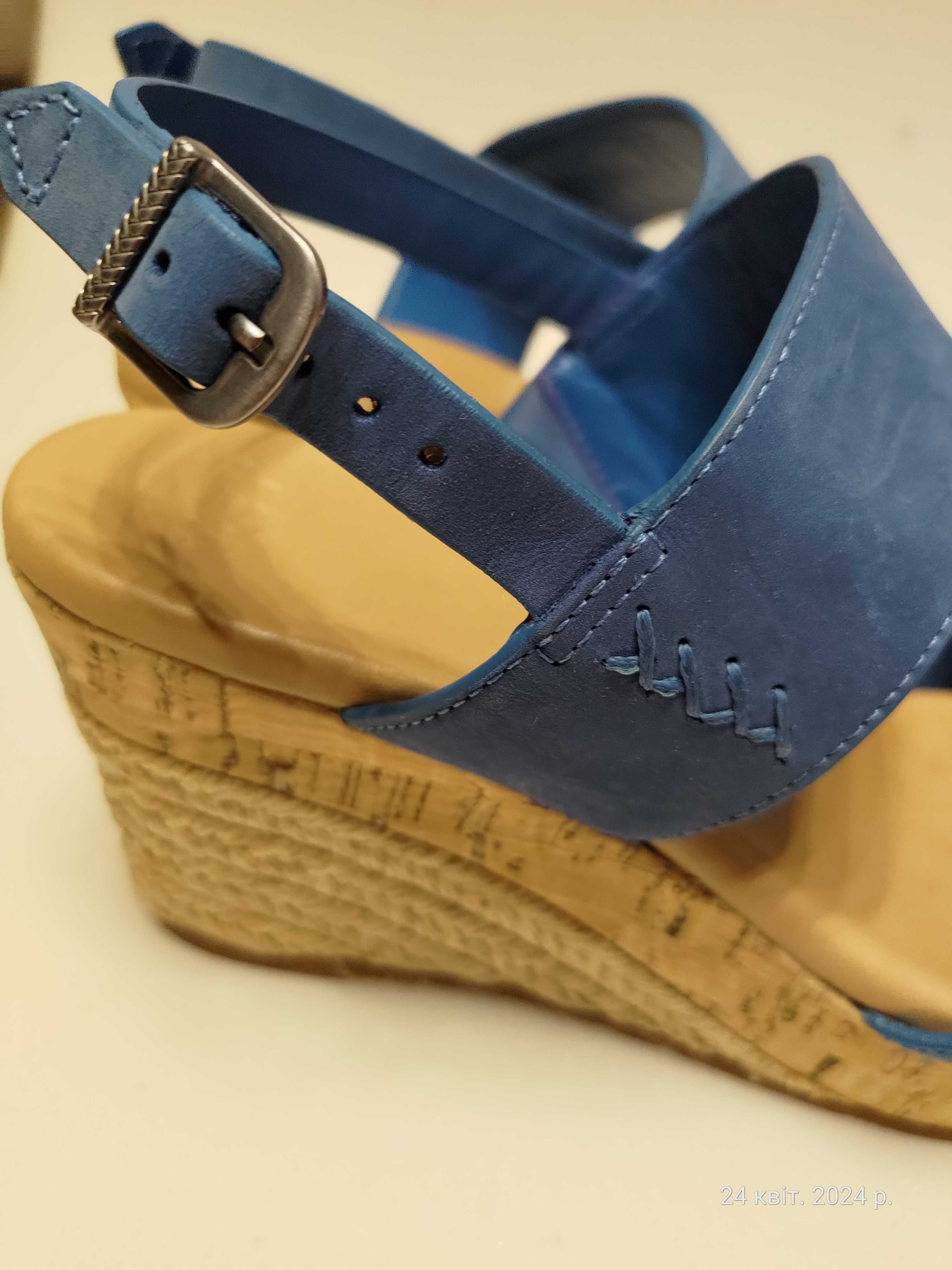 Жіночі босоніжки фірми Ugg Australia Women Elena Espadrille