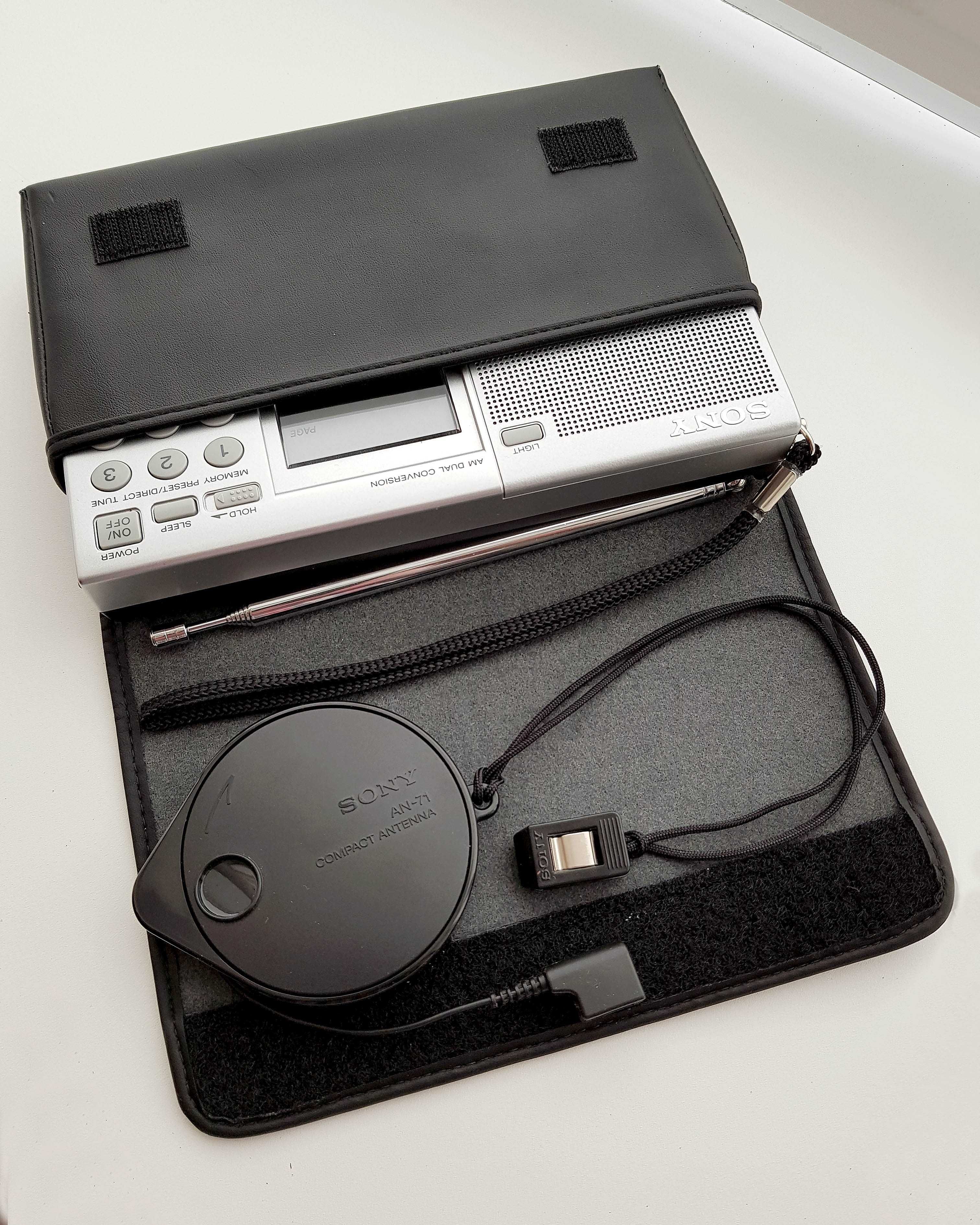 Легендарный цифровой всеволновой радиоприемник SONY ICF-SW 7600 GR