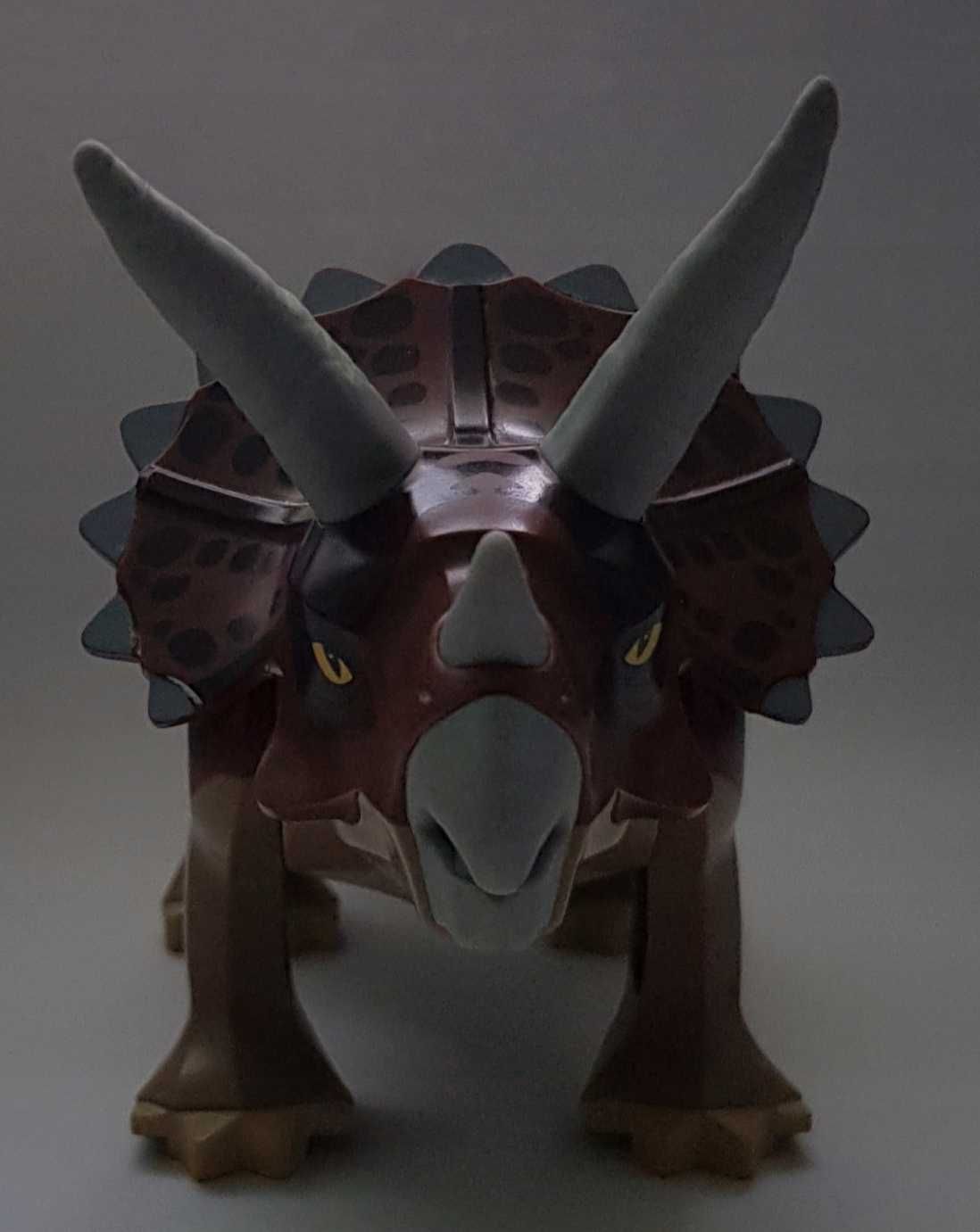 Lego Jurassic World Dino 5885 Triceratops Trapper tricera01