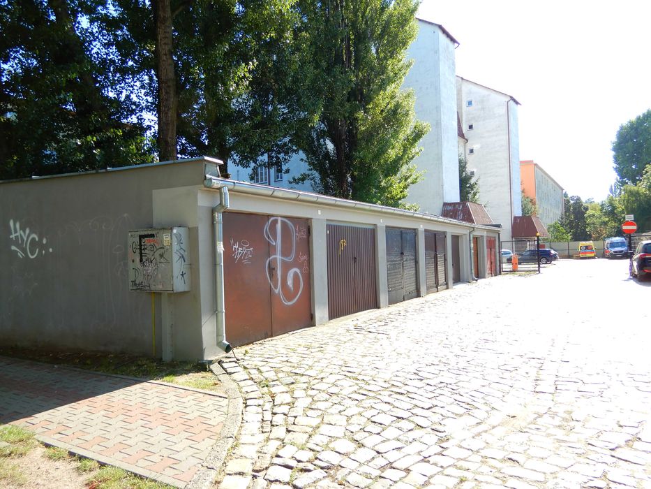 Sprzedam garaż/magazyn/warsztat 16m2,  okolice ul. Tęczowej.