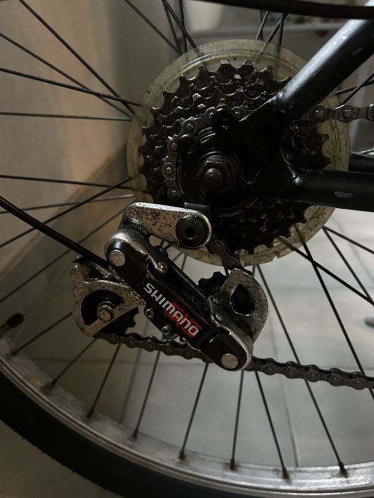 Bicicleta "Bike Tour" em ótimo estado - pneus, freios e marchas novos!