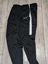 Тренувальні штани Nike Dri-Fit