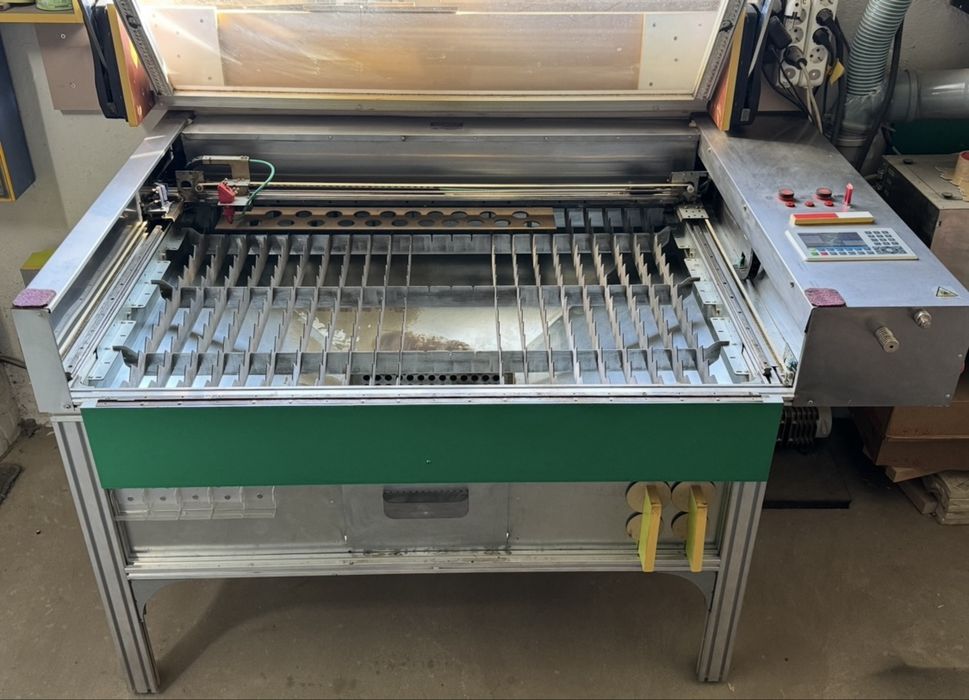 Лазерний станок со2  100вт стіл 1000 мм х 600 мм