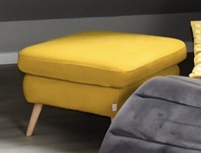 Pufa żółta na nóżkach