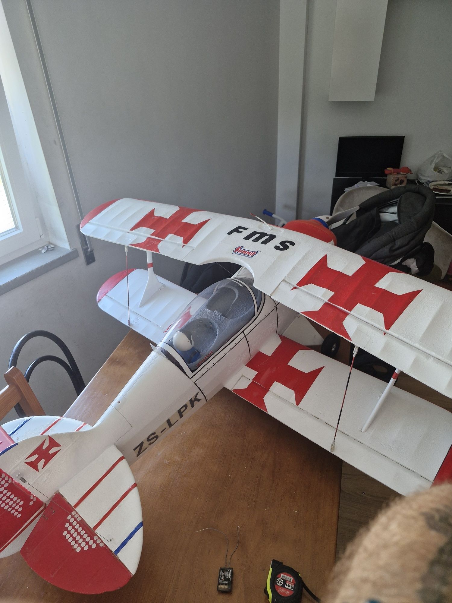 avião e radio futaba