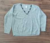 Sweter z koronką