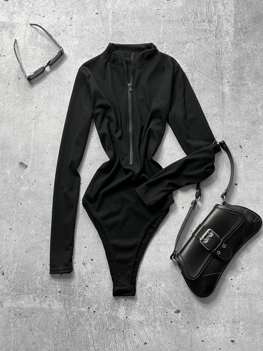 Базове боді на блискавці ( спереду )