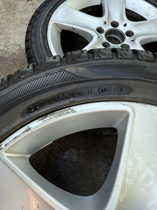 Продам зимову гуму комплектом або парами. 225/45/r17