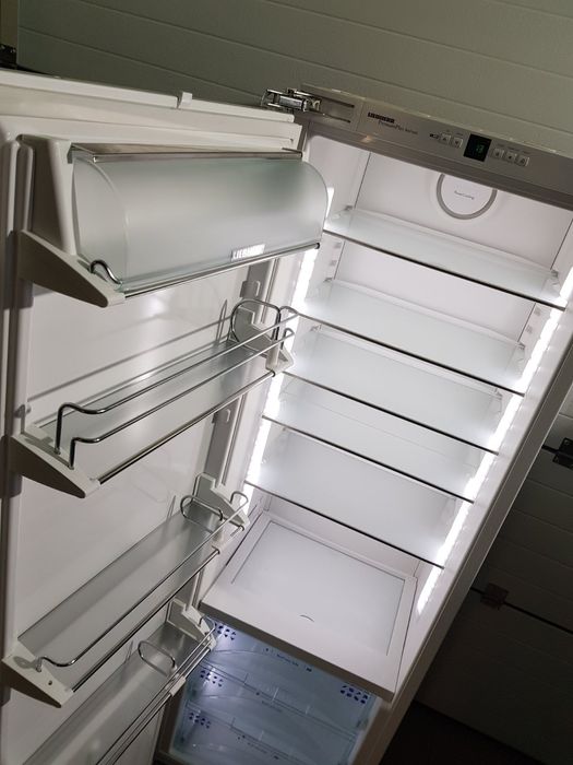 Холодильник однокамерный LIEBHERR IKB 3650 BioFresh LED PoverCooling