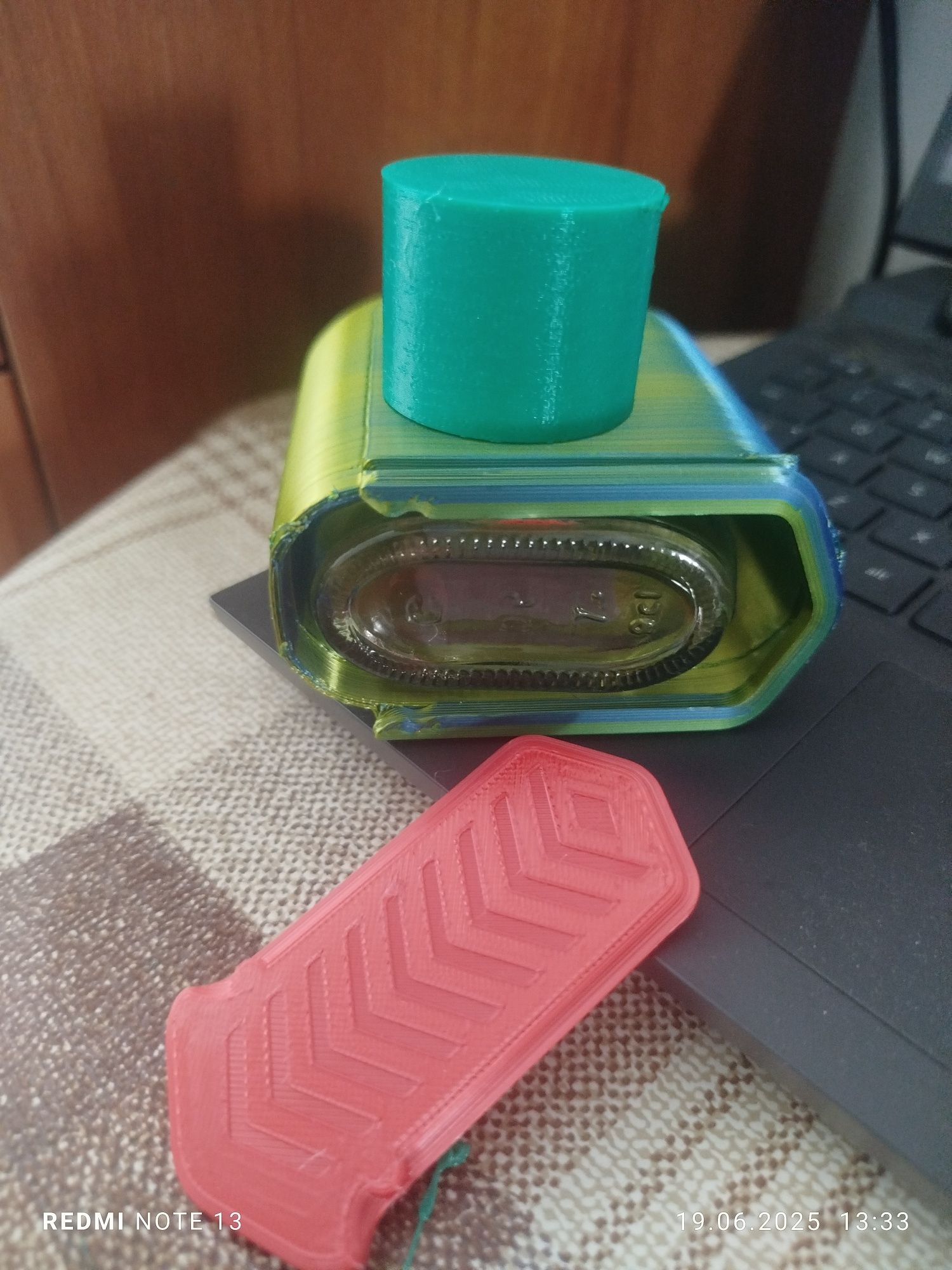 Etui / Nakładka na butelkę 90 ml – dyskretna elegancja