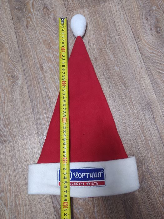 Новогодняя шапка Санта Клауса.